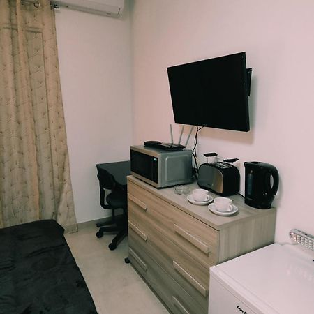 Fairwinds - Double Room With Ensuite - Luqa Airport - Self Check In & Out Available Екстериор снимка